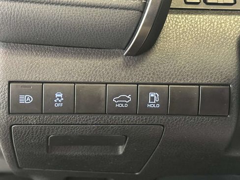 Used 2022 Toyota Camry SE FWD image 21