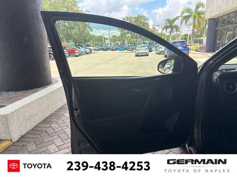 Used 2017 Toyota Corolla SE FWD image 17