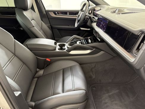 New 2026 Porsche Cayenne S AWD/4WD image 28