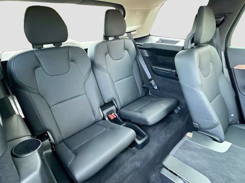 Used 2025 Volvo XC90 T8 Plus w/ Protection Package Premier AWD/4WD image 28
