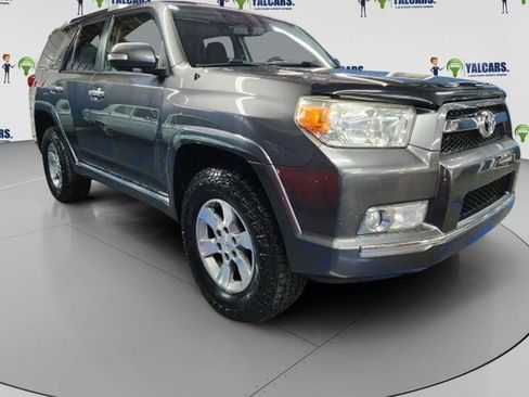 Used 2012 Toyota 4Runner SR5 w/ Convenience Pkg image 2