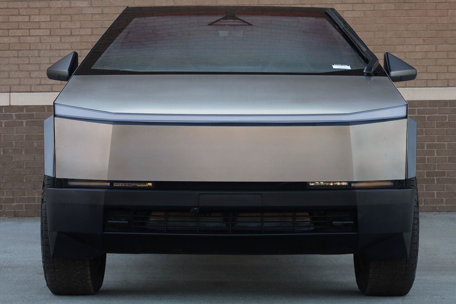 Used 2024 Tesla Cybertruck AWD Crew Cab image 6