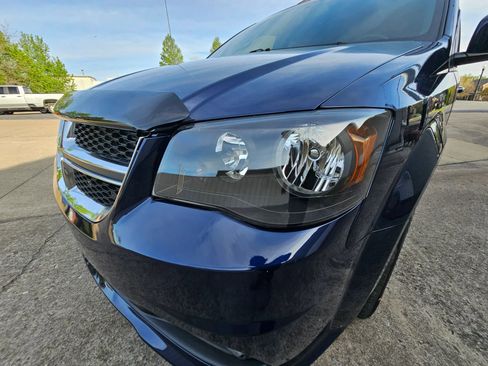 Used 2017 Dodge Grand Caravan GT image 9