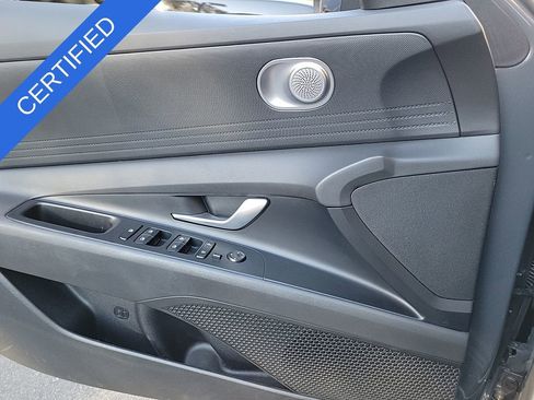 Used 2024 Hyundai Elantra SE image 32