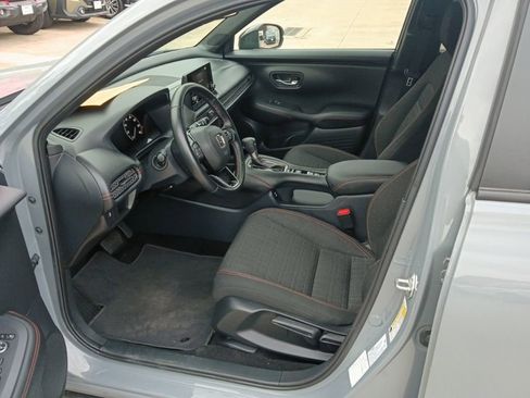 Used 2025 Honda HR-V Sport image 3