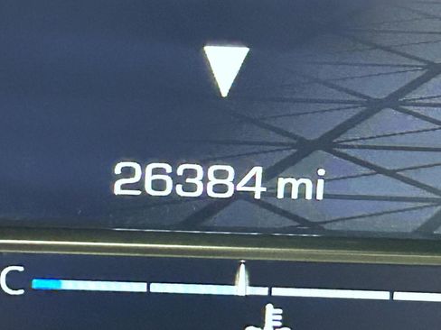 Used 2024 GMC Sierra 2500 AT4 w/ Technology Package image 11