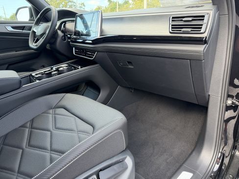 New 2026 Volkswagen Atlas Cross Sport SE image 11