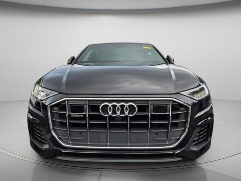 Used 2019 Audi Q8 Prestige w/ Adaptive Chassis Package AWD/4WD image 9