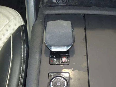 Used 2022 Land Rover Discovery HSE R-Dynamic AWD/4WD image 32