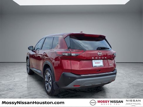 Used 2023 Nissan Rogue SV FWD image 2