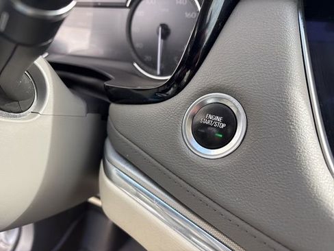 Used 2020 Cadillac XT5 Premium Luxury w/ LPO, Floor Liner Package image 20