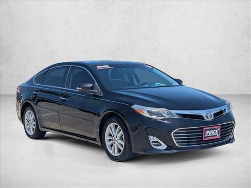 Used 2013 Toyota Avalon XLE Premium FWD image 3