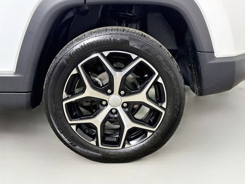 Used 2024 Jeep Compass Limited w/ Sun and Sound Group AWD/4WD image 29