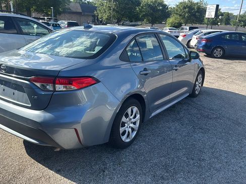 Used 2021 Toyota Corolla LE FWD image 2