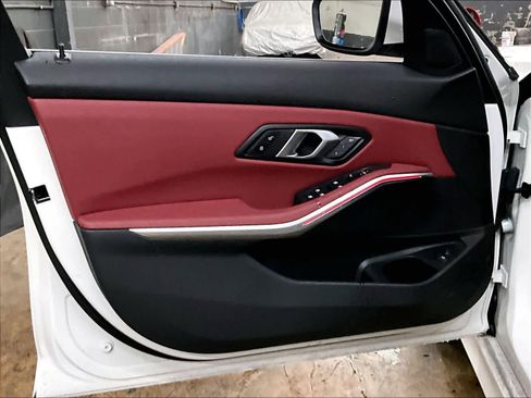 Used 2025 BMW 330i Sedan w/ Convenience Package image 26