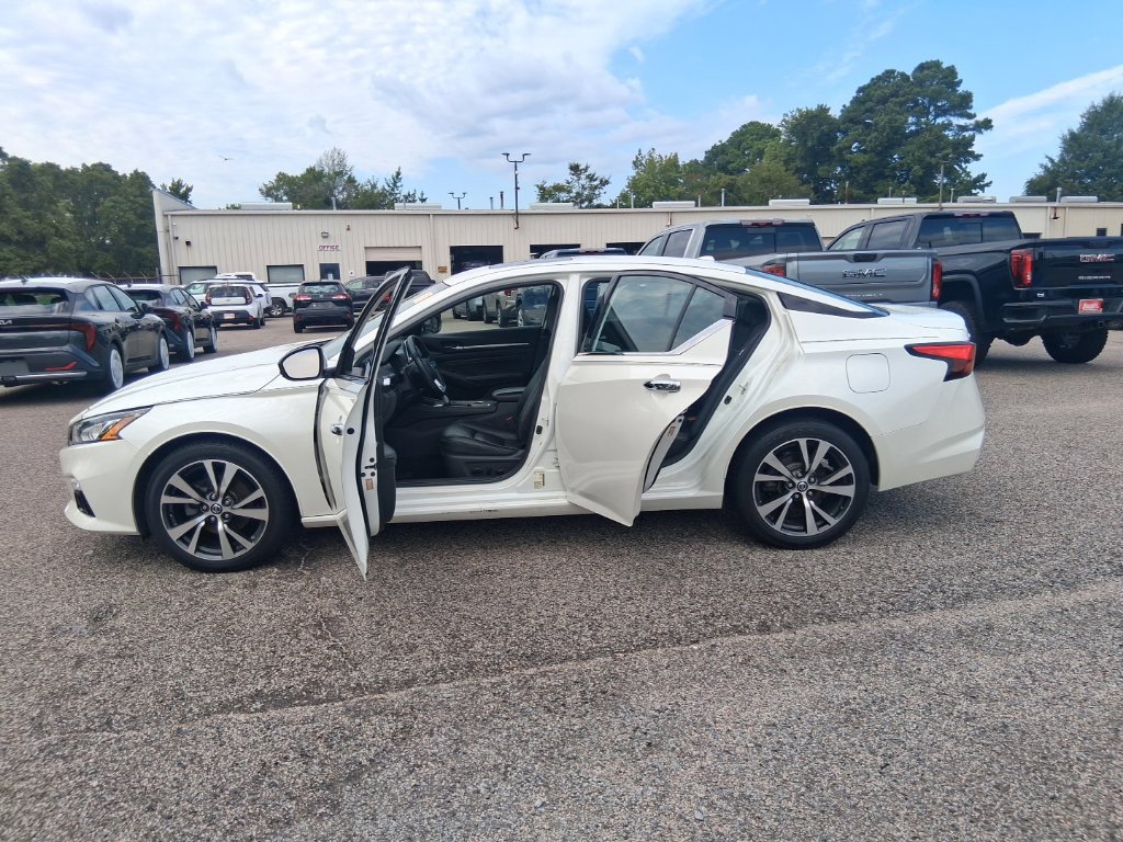 Used 2019 Nissan Altima 2.5 Platinum AWD/4WD image 17