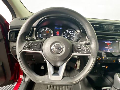 Used 2019 Nissan Rogue Sport S w/ Appearance Package FWD image 17