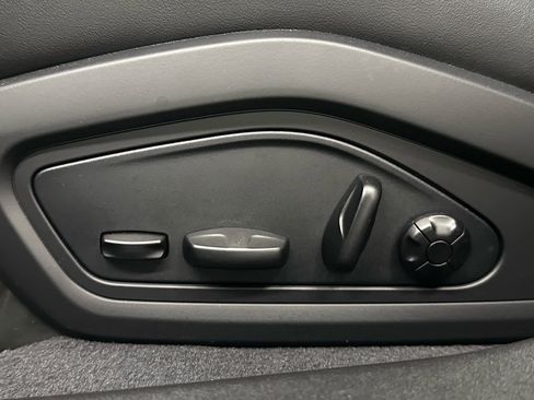 Used 2021 Porsche Taycan 4S w/ Premium Package AWD/4WD image 12