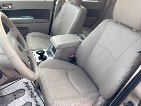 Used 2010 Mercury Mariner 4WD image 9