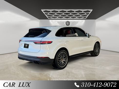 Used 2022 Porsche Cayenne Platinum Edition image 5