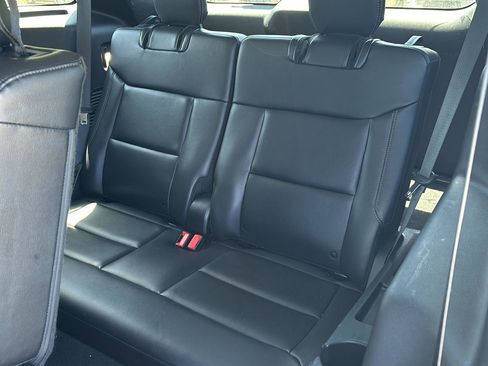 Used 2023 Ford Explorer Limited image 6