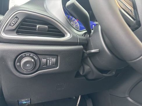 New 2026 Chrysler Pacifica Limited image 29