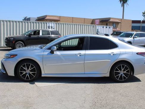 Used 2024 Toyota Camry SE FWD image 7