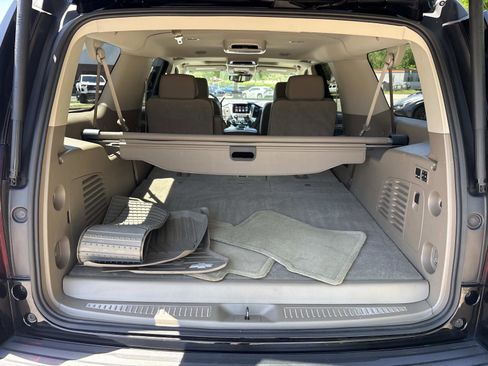 Used 2016 Chevrolet Suburban LT w/ Luxury Package RWD image 33