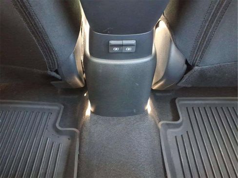 Used 2025 Nissan Kicks Play S image 14