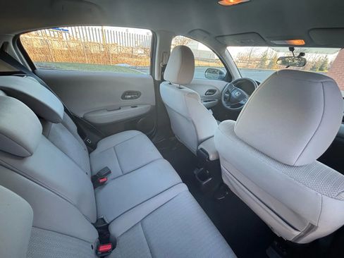 Used 2016 Honda HR-V LX image 30