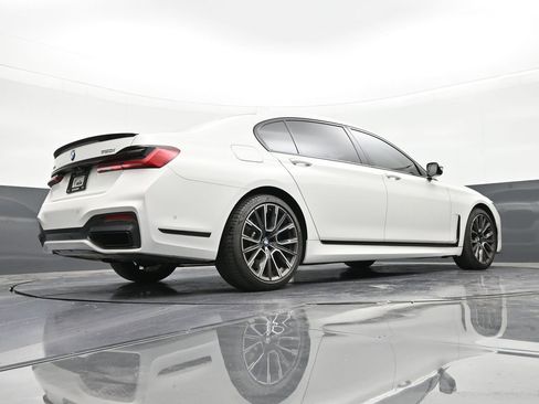 Used 2021 BMW 750i xDrive w/ M Sport Package AWD/4WD image 24