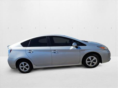 Used 2015 Toyota Prius Two image 4