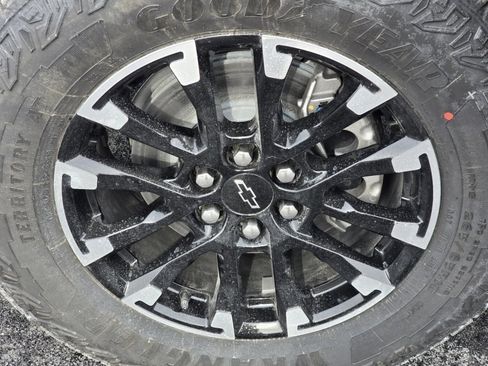 New 2026 Chevrolet Traverse Z71 w/ Enhanced Driving Package image 8