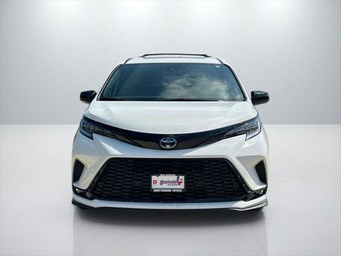 Certified 2025 Toyota Sienna XSE w/ XSE Plus Package FWD image 2