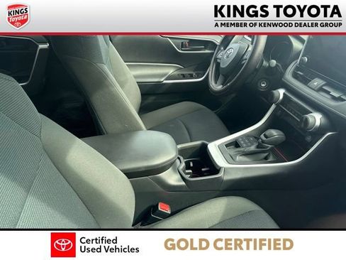 Used 2024 Toyota RAV4 LE AWD/4WD image 8