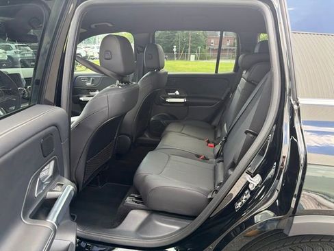Used 2025 Mercedes-Benz GLB 250 4MATIC image 15