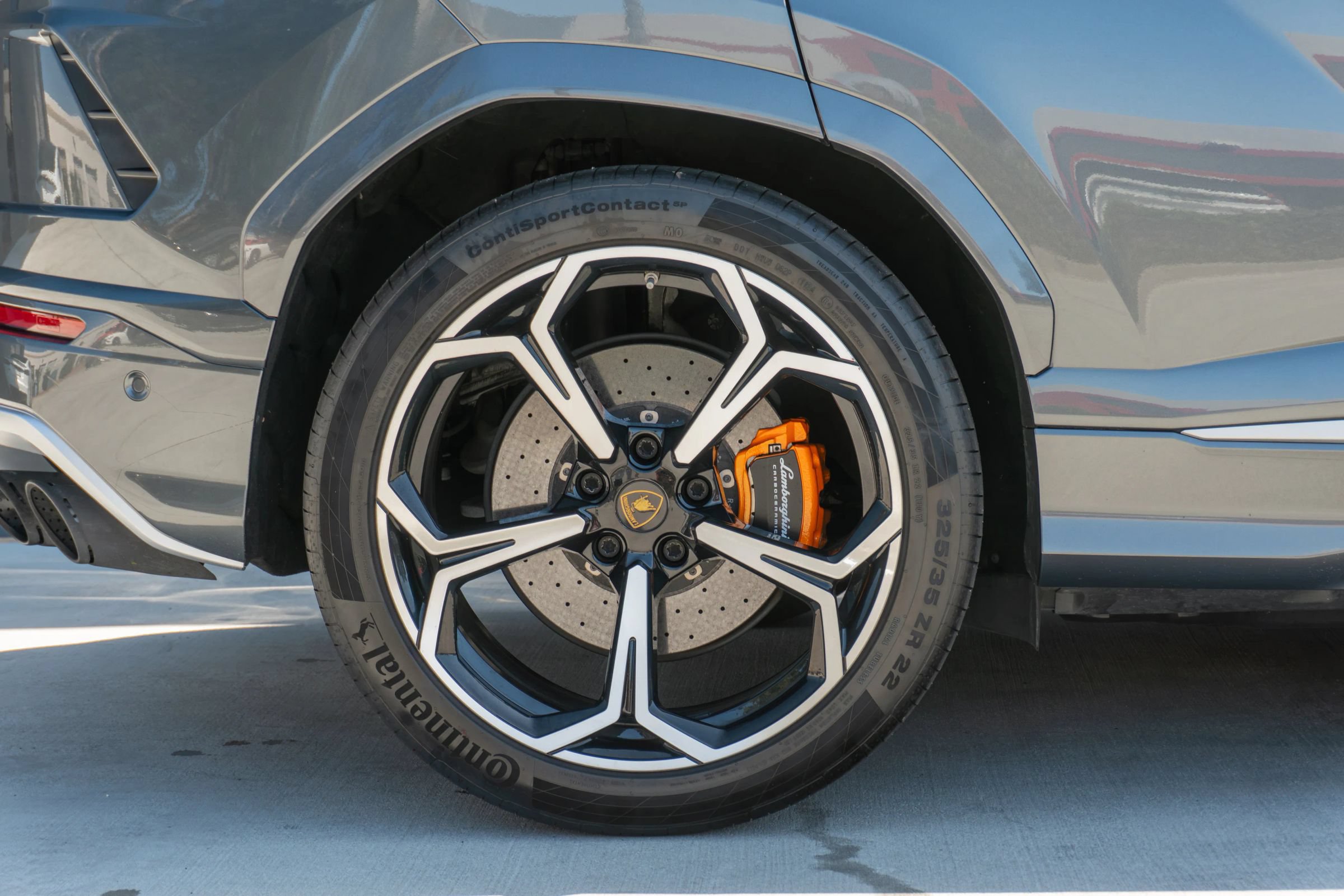 Used 2019 Lamborghini Urus AWD/4WD image 35