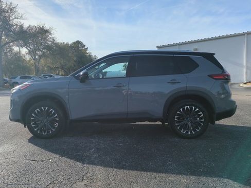 Certified 2025 Nissan Rogue SL w/ Tech Package FWD image 7