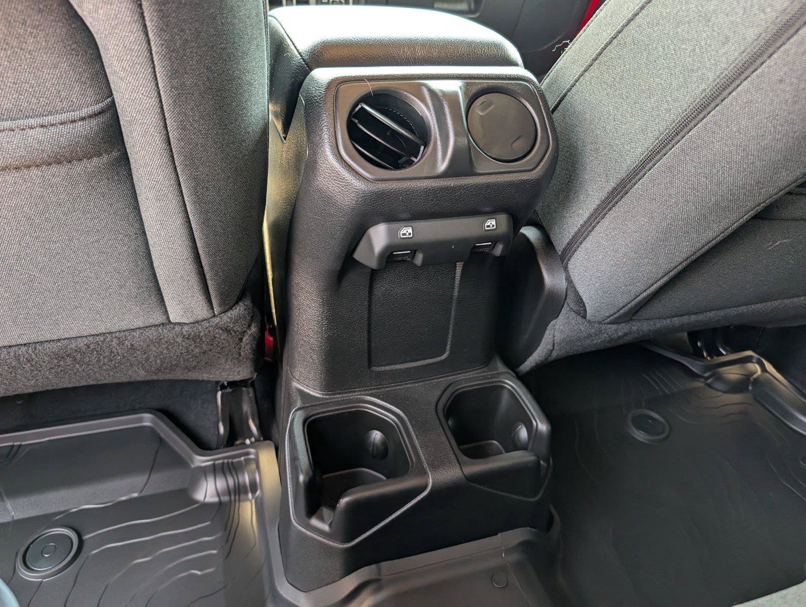 Used 2026 Jeep Wrangler Unlimited Sport AWD/4WD image 28
