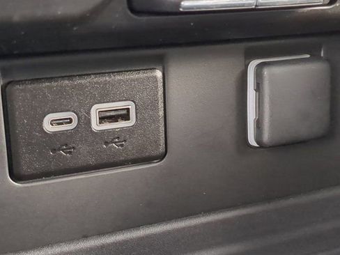 Used 2024 GMC Yukon SLE w/ Gmc Pro Safety Plus Package image 21