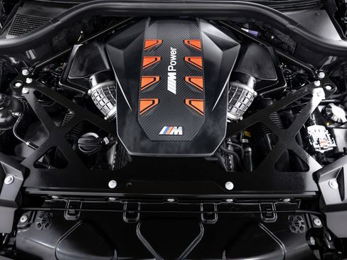 Used 2025 BMW X6 M Competition w/ Executive Package image 23