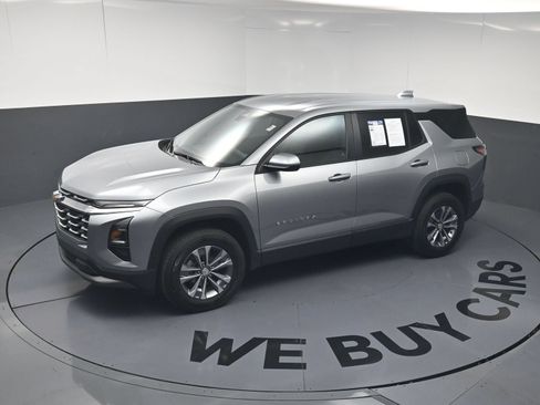 Used 2026 Chevrolet Equinox LT FWD image 29