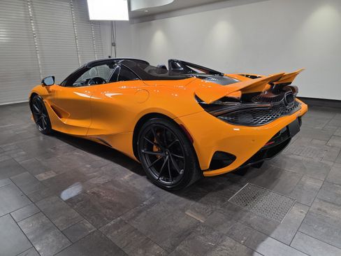 New 2027 McLaren 750S Spider RWD image 4