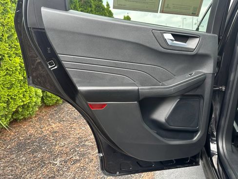 Used 2025 Ford Escape ST-Line FWD image 9