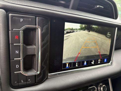 Used 2022 GMC Yukon Denali w/ Denali Premium Package RWD image 28
