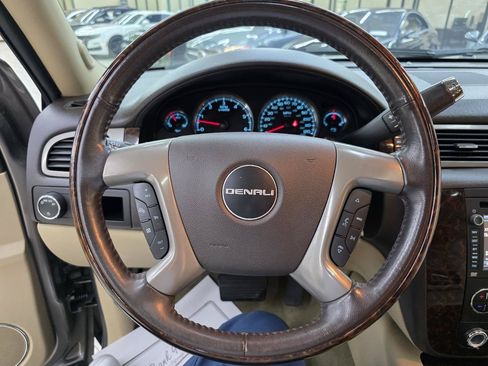 Used 2013 GMC Yukon Denali RWD image 31