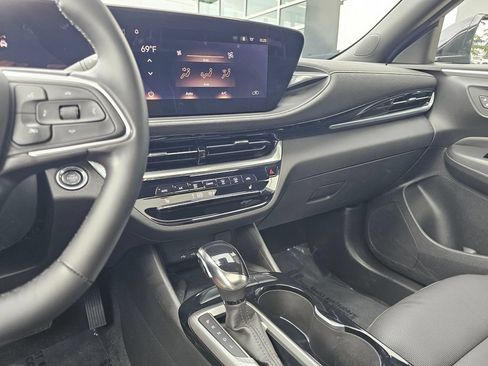 Used 2024 Buick Envista Avenir FWD image 30