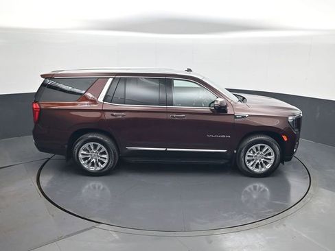 Used 2023 GMC Yukon SLT w/ SLT Luxury Package AWD/4WD image 17