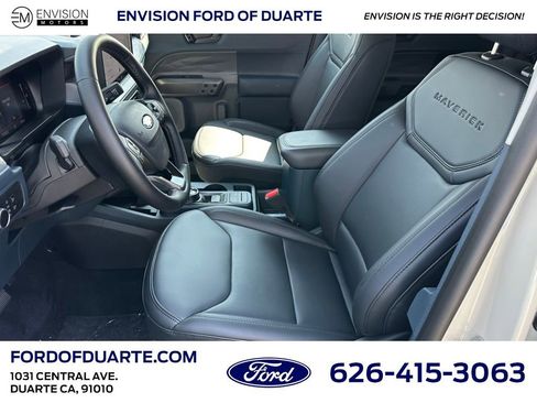 New 2025 Ford Maverick Lariat w/ Black Appearance Package image 14