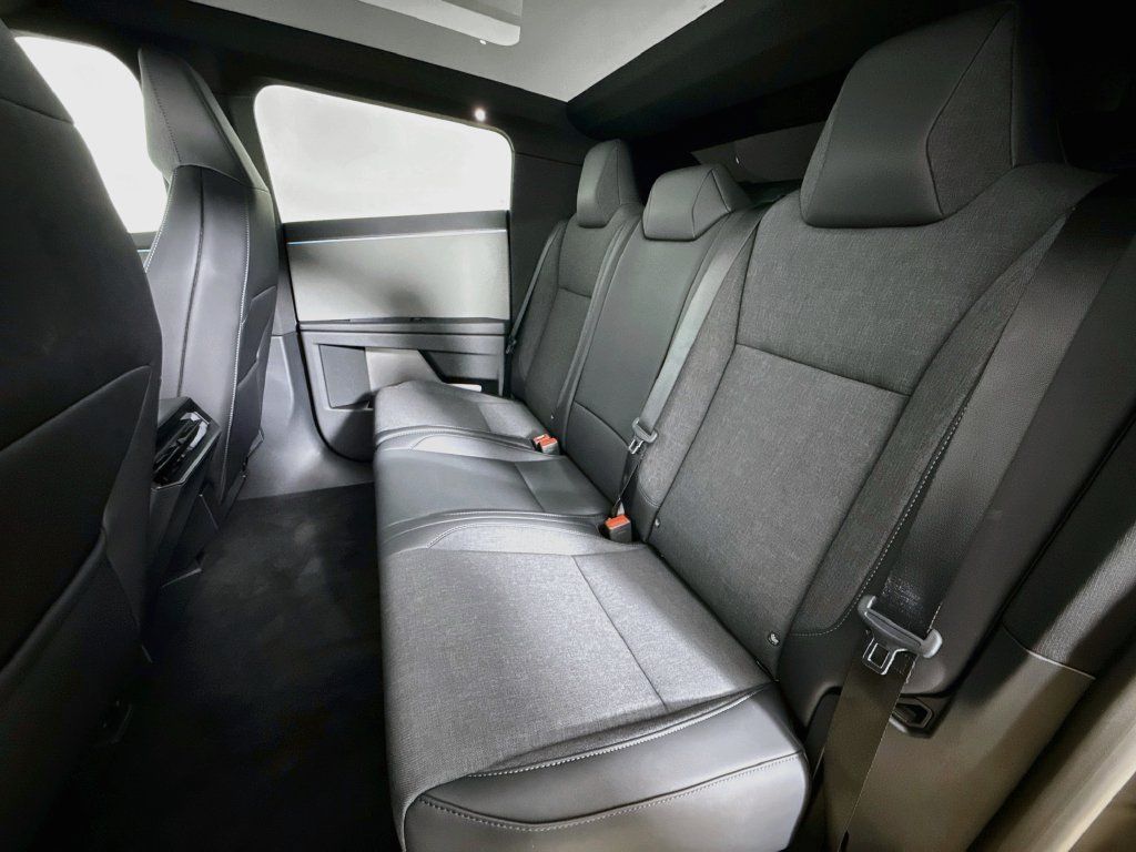 Used 2026 Tesla Cybertruck AWD Crew Cab image 22